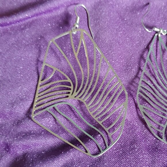 Artsy Dangles - Picture 2 of 2